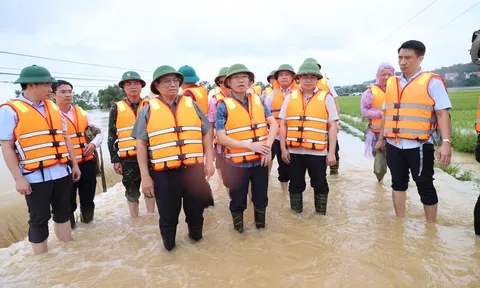 Thủ tướng chỉ đạo triển khai phương tiện, kể cả trực thăng hỗ trợ người dân