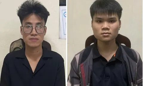 Tạm giữ hình sự 2 đối tượng mua bán cần sa ở Hà Nội