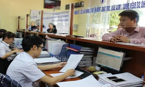 Các trường hợp công chức có thể bị tạm đình chỉ công tác
