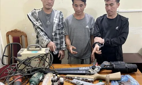 Bắt nhóm đối tượng chế tạo súng, tàng trữ thuốc phiện ở Sơn La