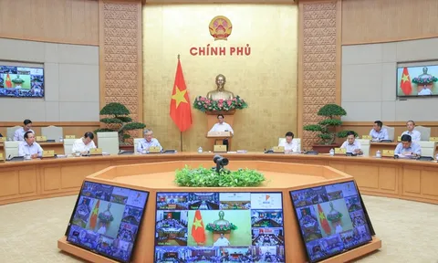 Thủ tướng: Nhiệm vụ cho tháng 10 và quý IV còn rất nặng nề