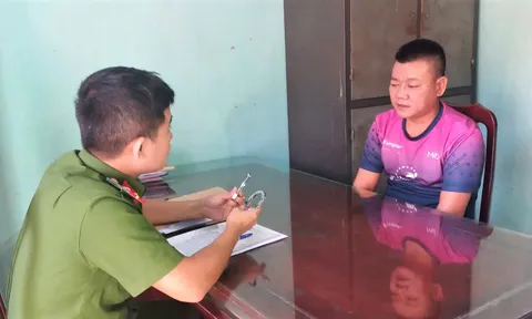 Khởi tố đối tượng giả danh Công an cưỡng đoạt tiền của gái mại dâm