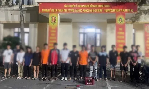 Bắt giữ nhóm đối tượng mang hung khí, gây rối trật tự công cộng ở Hà Nội