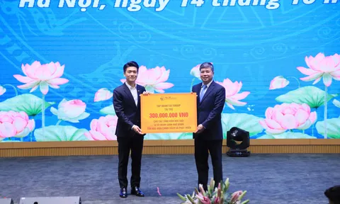 T&T Group tiếp tục trao học bổng tiếp sức sinh viên Học viện Chính sách và Phát triển