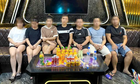 Bắt nhóm đối tượng sử dụng trái phép chất ma túy trong quán karaoke