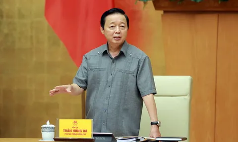 Phó Thủ tướng Trần Hồng Hà chủ trì cuộc họp về gỡ 'thẻ vàng' IUU