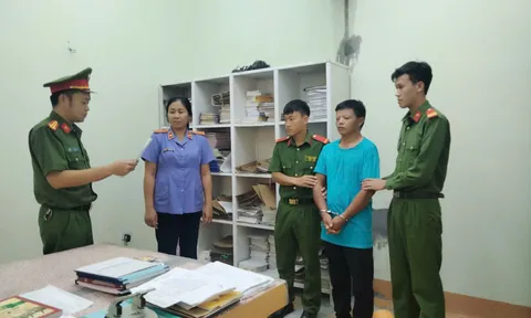 Khởi tố đối tượng đấm vào mặt CSGT khi bị lập biên bản