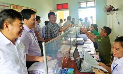 Đề xuất chế độ, chính sách đối với cán bộ không đủ tuổi tái cử, tái bổ nhiệm nghỉ công tác