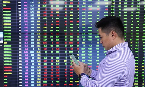 Tiếp tay thổi giá cổ phiếu, 23 cá nhân bị cấm giao dịch chứng khoán trong 2 năm