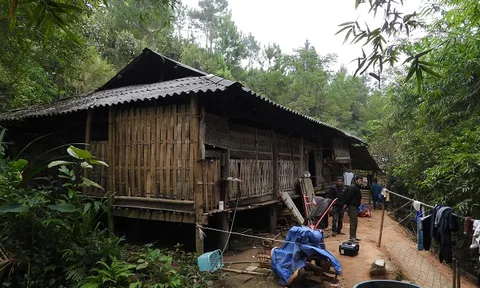 Bắt tạm giam nghịch tử tẩm xăng đốt chết cha mẹ ở Hà Giang