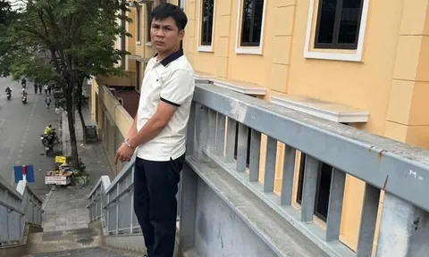 Bắt nam thanh niên vờ hỏi đường rồi bất ngờ cướp điện thoại của nữ sinh