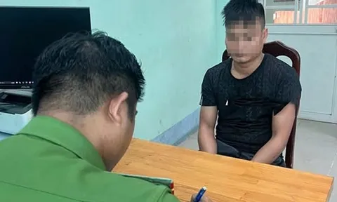 Tạm giữ đối tượng đập phá ô tô sau va chạm giao thông ở Bình Dương
