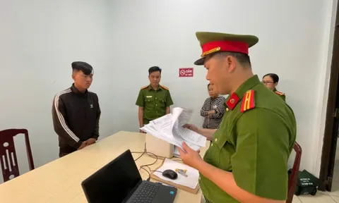 Khởi tố đối tượng giao cấu với bé gái 12 tuổi quen qua mạng