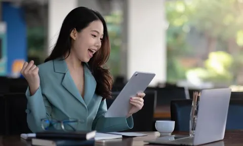 Tìm hạnh phúc từ những khoảnh khắc yêu thương trong cuộc sống hàng ngày