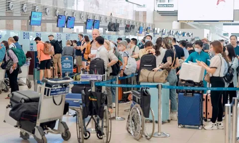 Kiểm tra kê khai, niêm yết giá vé máy bay, xe khách dịp Tết