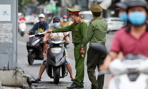 Từ 2025, công an xã được dừng xe xử lý vi phạm giao thông trong trường hợp nào?