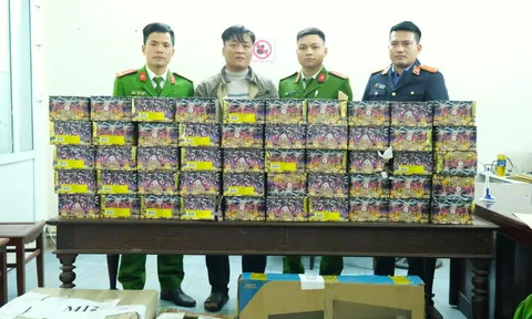 Triệt phá đường dây mua bán hơn 1 tấn pháo lậu qua mạng xã hội