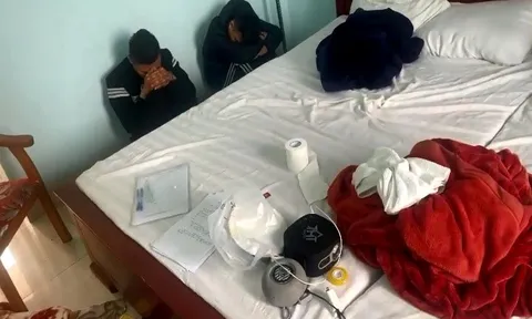 Bắt nhóm đối tượng tổ chức 'bay lắc' trong nhà nghỉ ở Hà Nội