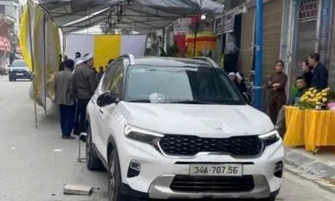 Cần tuyên truyền quy định về dựng rạp đám tang để tránh tai nạn giao thông