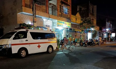 Phát hiện thi thể tài xế taxi phân hủy trong phòng trọ khóa trái cửa ở Bình Dương