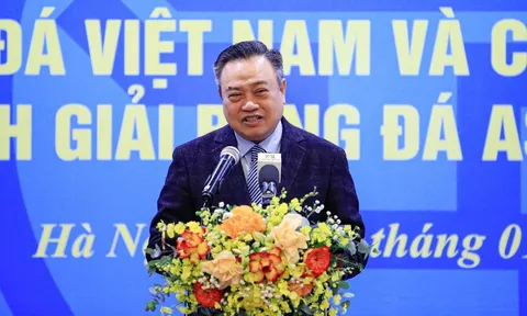 Bầu Hiển thưởng 4,4 tỷ đồng cho cầu thủ CLB Hà Nội và Công an Hà Nội sau chức vô địch ASEAN Cup 2024