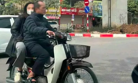 Phó Trưởng Công an phường bị phạt vì đi xe máy không đội mũ bảo hiểm