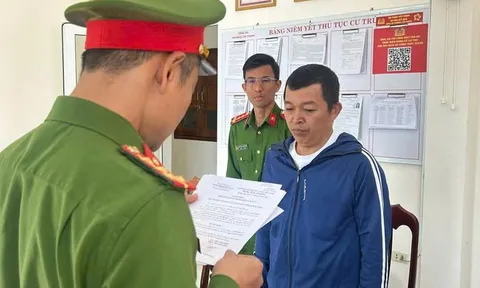 Bắt giữ nhân viên nhà hàng dùng cồn y tế pha rượu làm 2 du khách tử vong