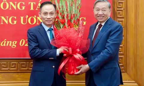 Tổng Bí thư Tô Lâm giao nhiệm vụ cho tân Chánh Văn phòng Trung ương Đảng