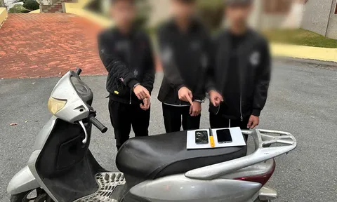 Bắt giữ nhóm thiếu niên dùng dao cướp tài sản người đi đường ở Hà Nội