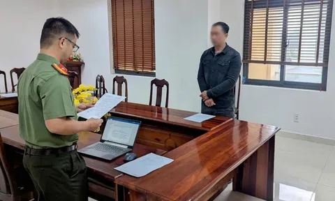 Vận động thành công đối tượng trốn ra nước ngoài về Việt Nam đầu thú
