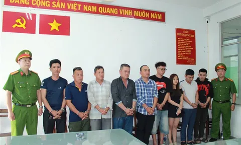 Bắt khẩn cấp 9 đối tượng liên quan vụ khiêng quan tài diễu phố ở TP.HCM