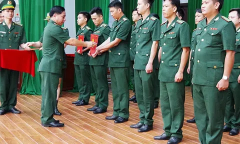 Tiêu chí xét thăng quân hàm cấp tướng vượt bậc, trước thời hạn