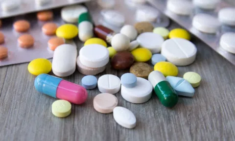 Đề xuất quy định tạm ngừng kinh doanh thuốc có dấu hiệu không an toàn cho người sử dụng