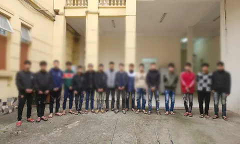 Bắt nhóm đối tượng mang hung khí, gây rối trật tự công cộng tại Hà Nội