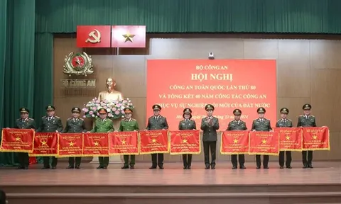 Quy định mới về mẫu hiện vật khen thưởng trong Công an nhân dân