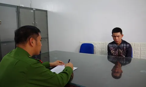Khởi tố 2 đối tượng cướp vàng của người phụ nữ ở nghĩa trang