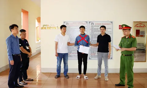 Bắt tạm giam đối tượng đâm chết người trước cửa quán bar