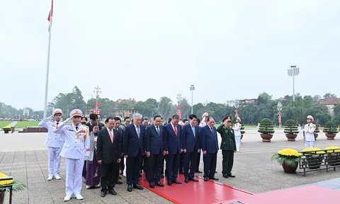 Lãnh đạo Đảng, Nhà nước vào Lăng viếng Chủ tịch Hồ Chí Minh nhân kỷ niệm 50 năm Ngày Giải phóng miền Nam, thống nhất đất nước