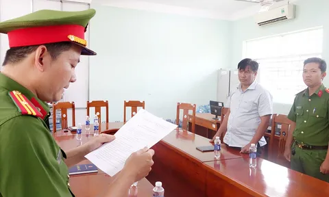 Bắt nguyên Giám đốc Trung tâm Giáo dục nghề nghiệp - Giáo dục thường xuyên ở An Giang