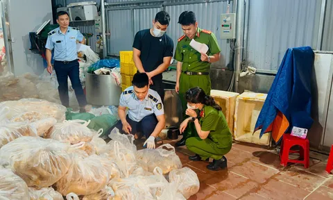 Hà Nội: Phát hiện hơn 10 tấn nội tạng bò 'bẩn' chuẩn bị tuồn ra thị trường