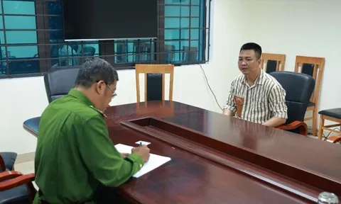 Đối tượng cầm đầu nhóm 'cướp' gỗ ở Quảng Trị đã ra đầu thú