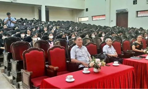 Hội Luật gia tỉnh Nam Định tuyên truyền pháp luật cho 350 sinh viên
