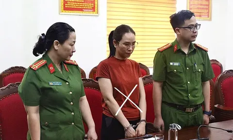 Bắt tạm giam nguyên kế toán trưởng Trung tâm Y tế ở Sơn La