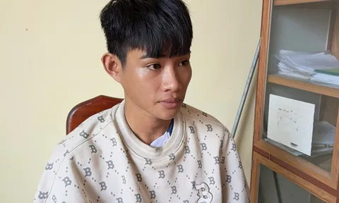 Tạm giữ hình sự đối tượng vờ vào tiệm mua vàng để cướp