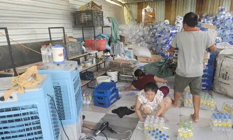 Dùng axit sản xuất giấm ăn giả, mỗi ngày tung ra thị trường hơn 1.000 lít