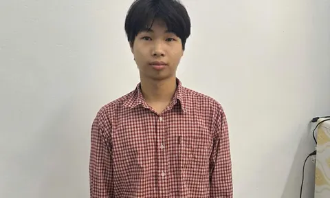Bắt nam thanh niên rao bán mô hình nhưng giao gạch cho khách