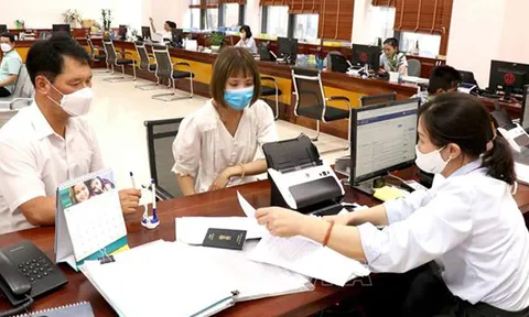Quy định về tiêu chuẩn, điều kiện tiếp nhận vào làm công chức
