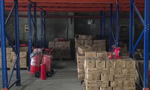 Triệt phá đường dây sản xuất, buôn bán bình chữa cháy giả