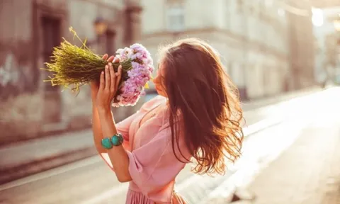 Vì rực rỡ đâu cần lý do