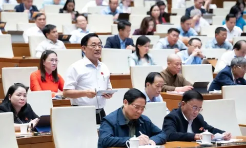Đề nghị tăng lương cơ sở ngay từ 1/1/2026 để công chức 'nhẹ lòng cống hiến'